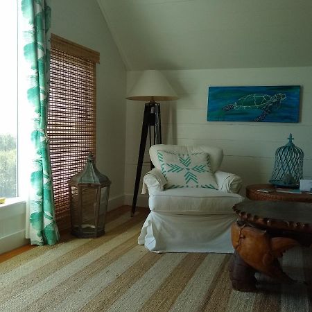 Surf Song Bed & Breakfast ไทบีไอส์แลนด์ ภายนอก รูปภาพ