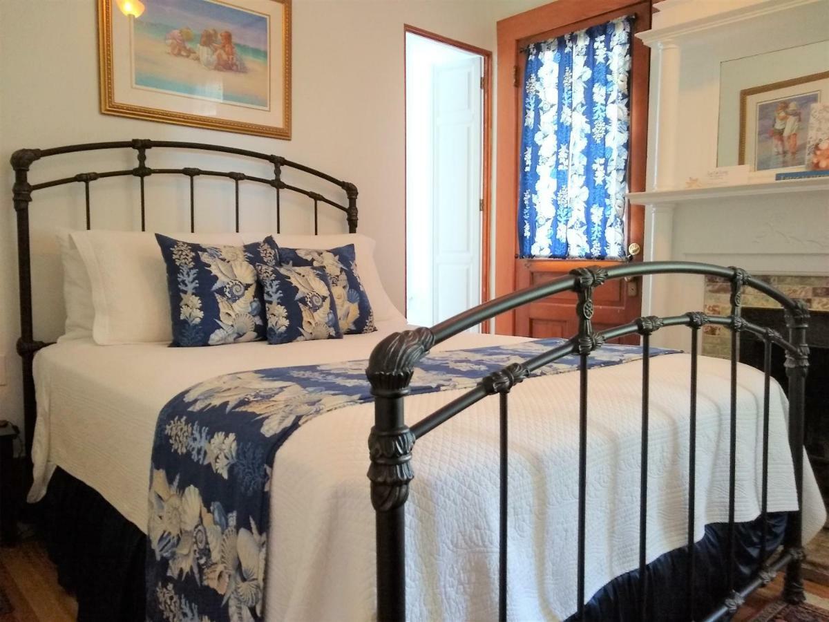 Surf Song Bed & Breakfast ไทบีไอส์แลนด์ ภายนอก รูปภาพ