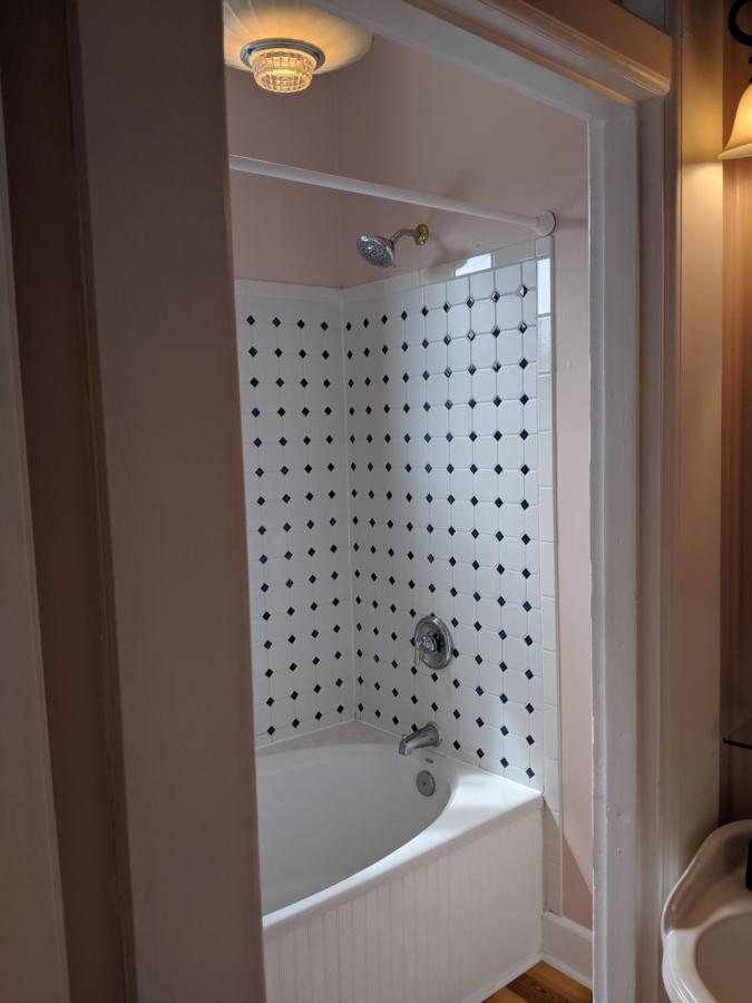 Surf Song Bed & Breakfast ไทบีไอส์แลนด์ ภายนอก รูปภาพ