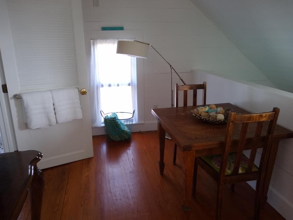 Surf Song Bed & Breakfast ไทบีไอส์แลนด์ ภายนอก รูปภาพ
