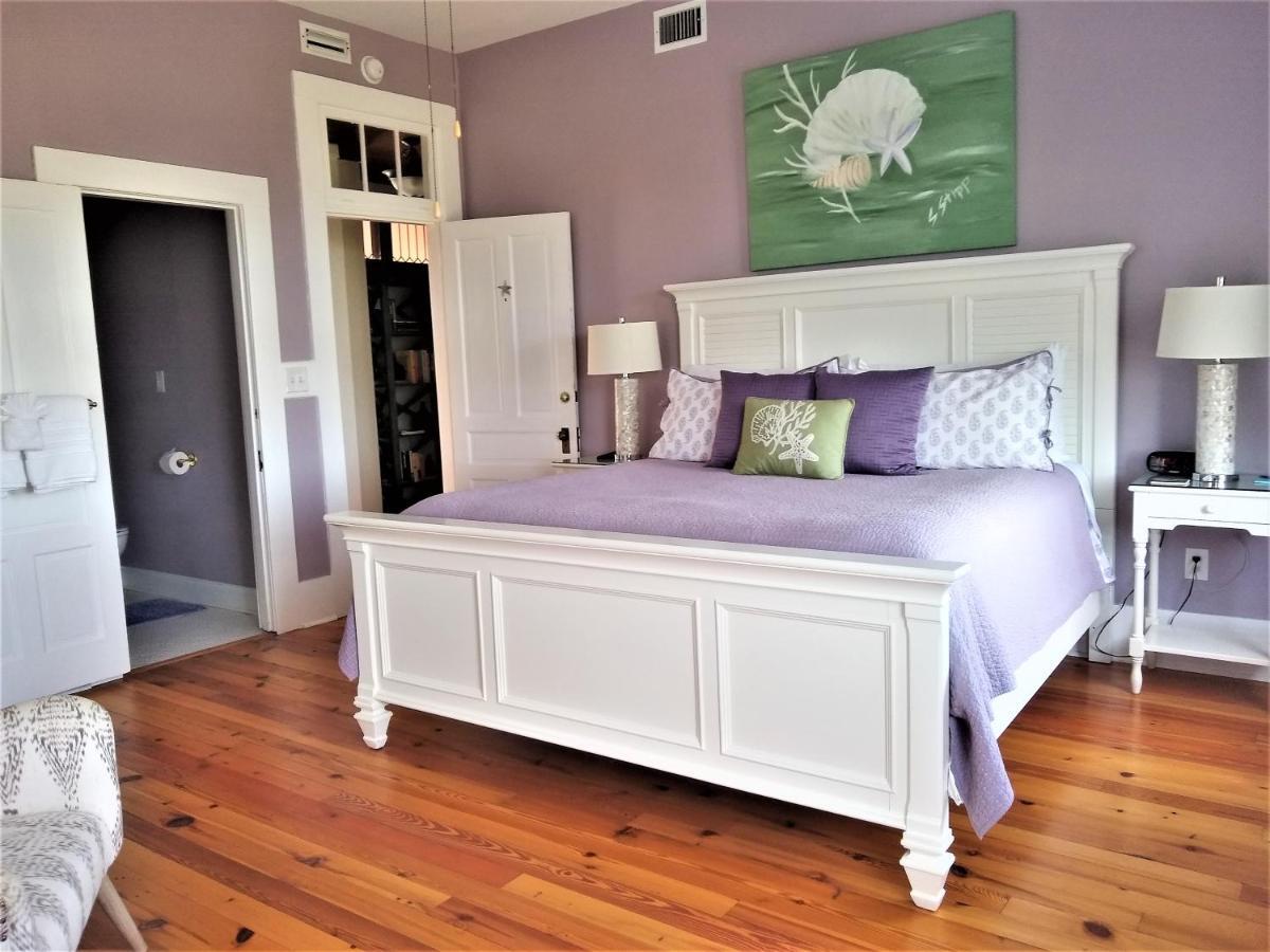 Surf Song Bed & Breakfast ไทบีไอส์แลนด์ ภายนอก รูปภาพ